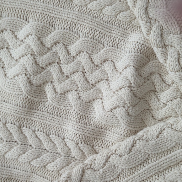 GAP Ivory Cable Knit Crewneck Sweater - Picture 2 of 4